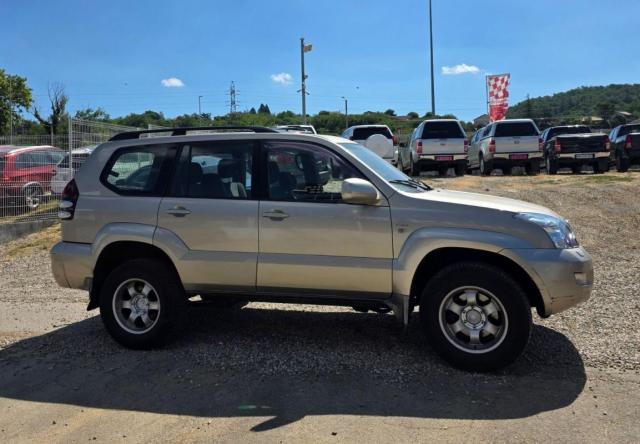 Toyota Land Cruiser image 2