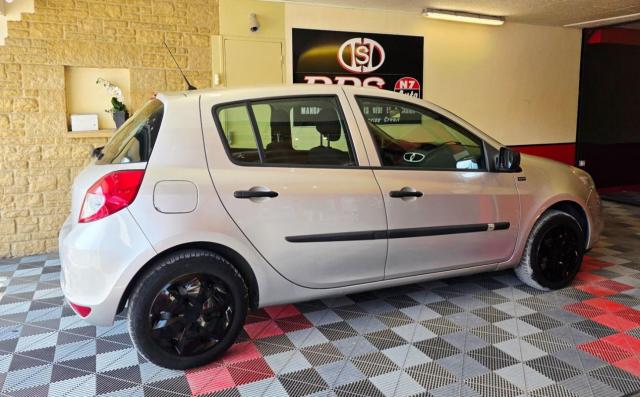 Renault Clio image 1