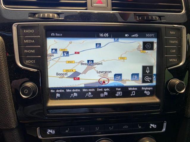 Volkswagen Golf image 8