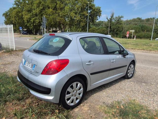 Peugeot 207 image 5