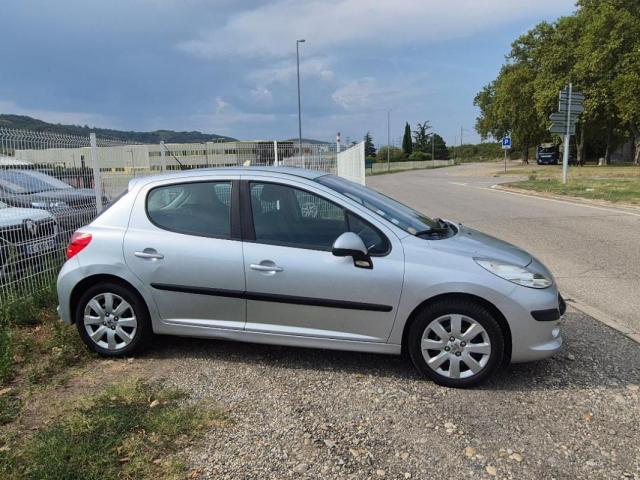 Peugeot 207 image 3