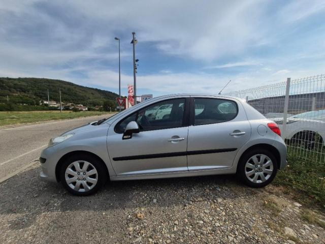 Peugeot 207 image 6