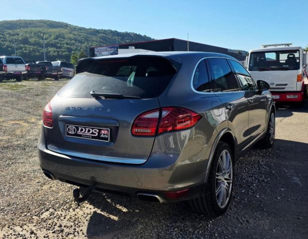 Porsche Cayenne image 5