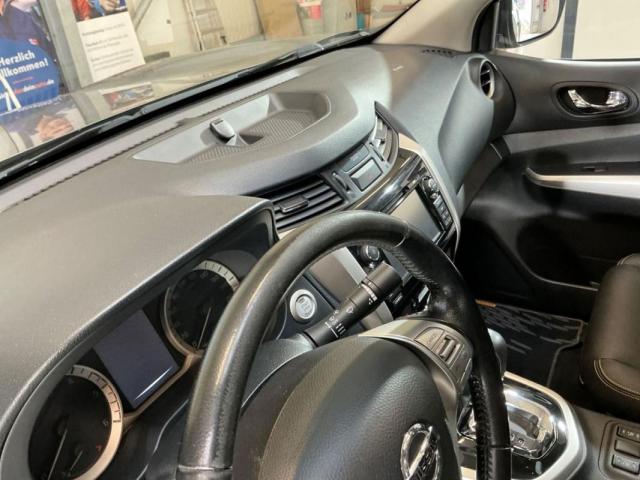 Nissan Navara image 9