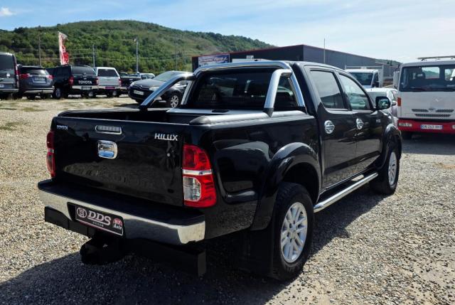 Toyota Hilux image 3