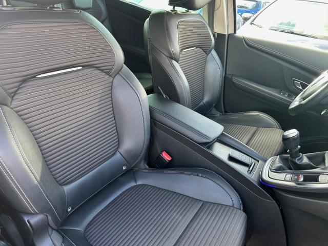 Renault Scénic image 2