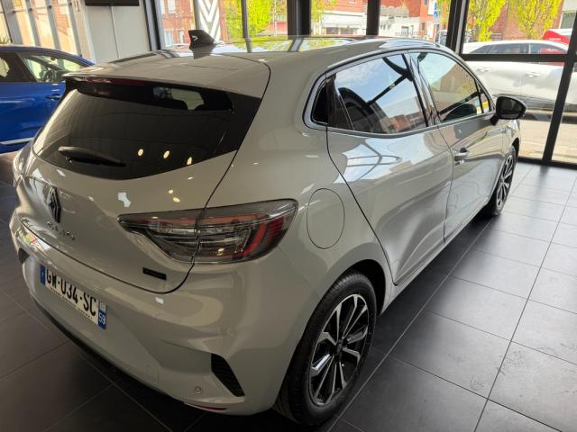 Renault Clio image 2