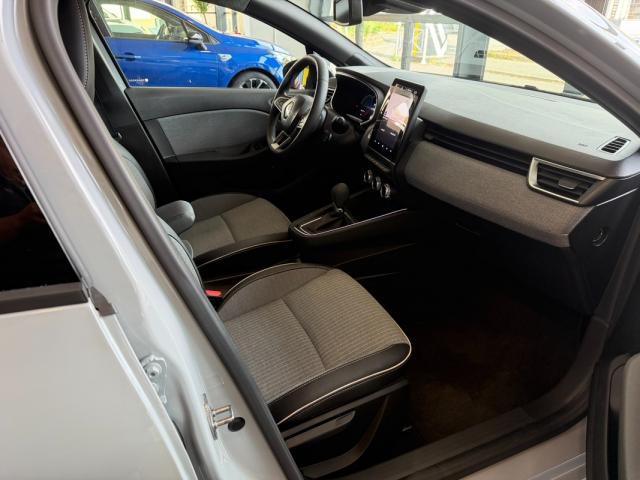 Renault Clio image 1