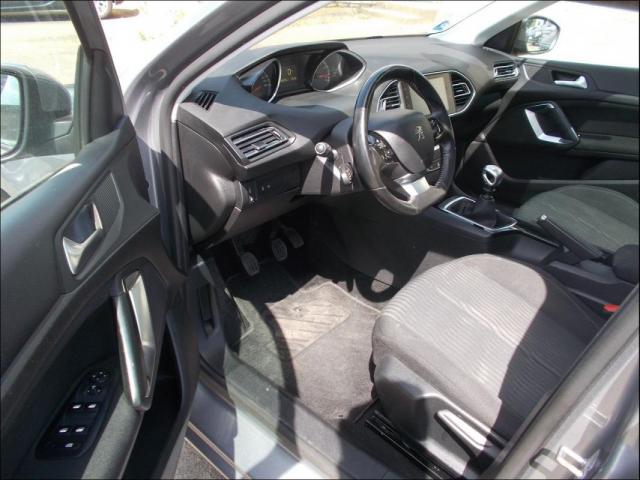 Peugeot 308 image 2
