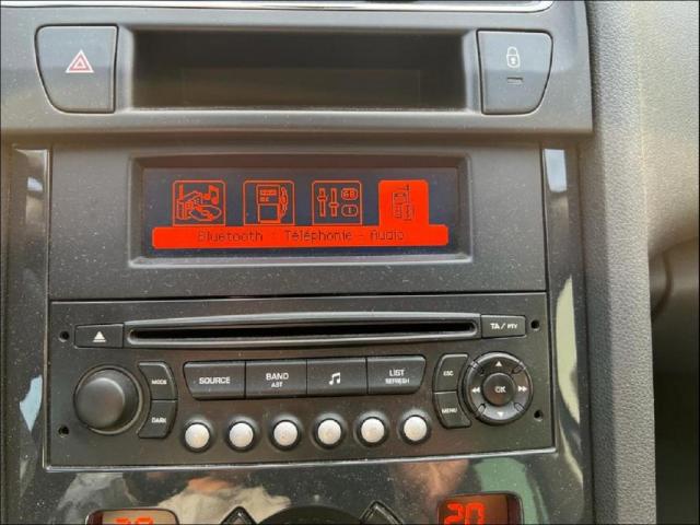 Peugeot 5008 image 2