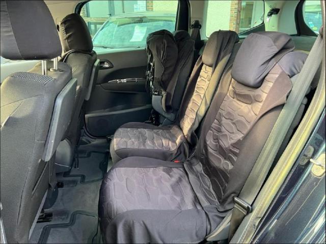 Peugeot 5008 image 3