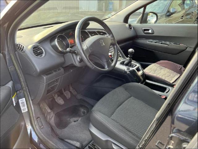 Peugeot 5008 image 2