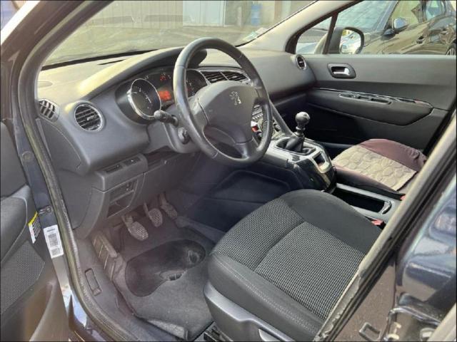 Peugeot 5008 image 1