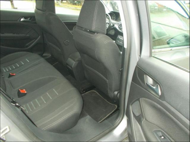 Peugeot 308 image 6