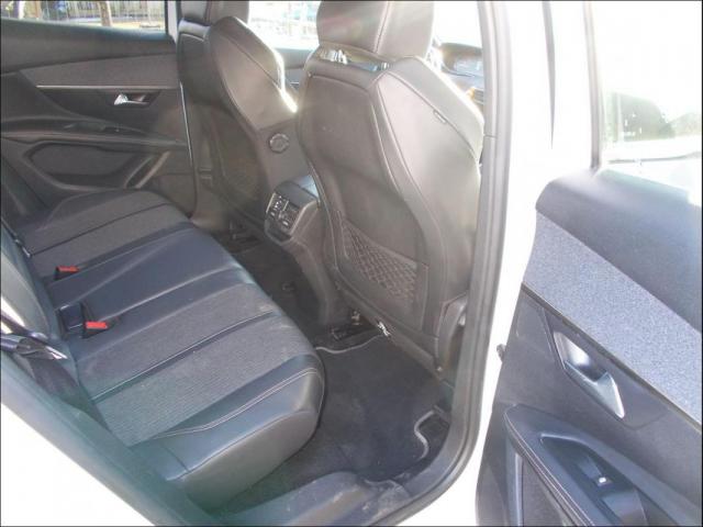 Peugeot 3008 image 3