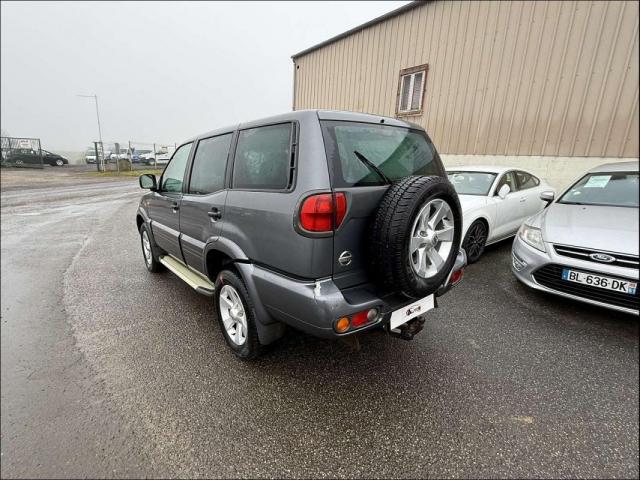 Nissan Terrano image 1