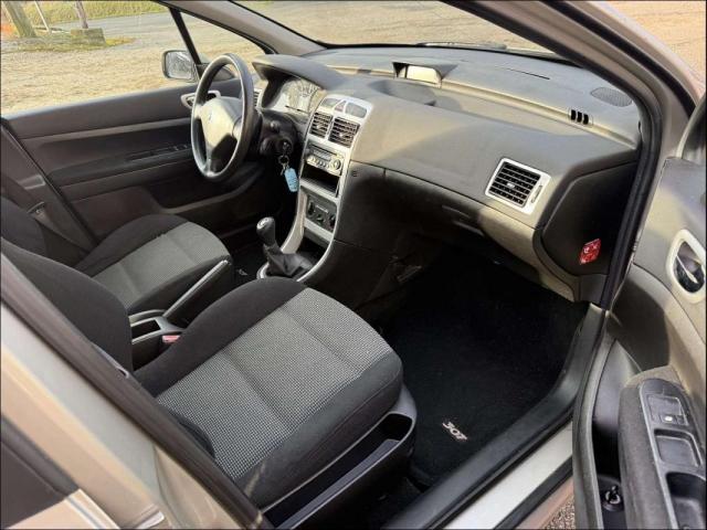 Peugeot 307 image 6