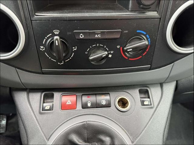 Peugeot Partner image 1