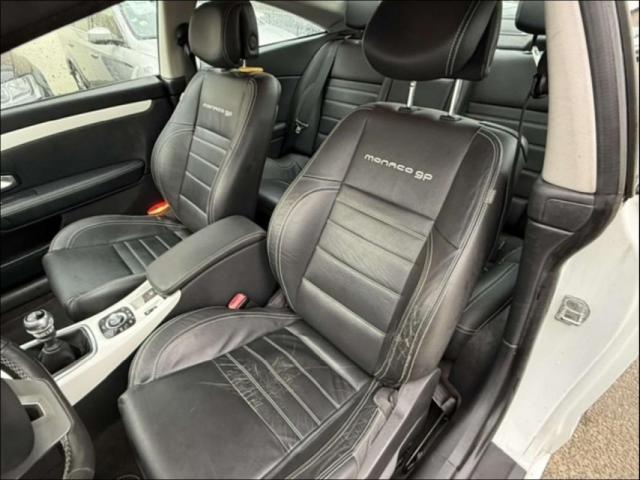 Renault Laguna image 2