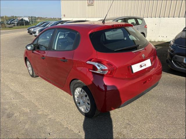 Peugeot 208 image 4
