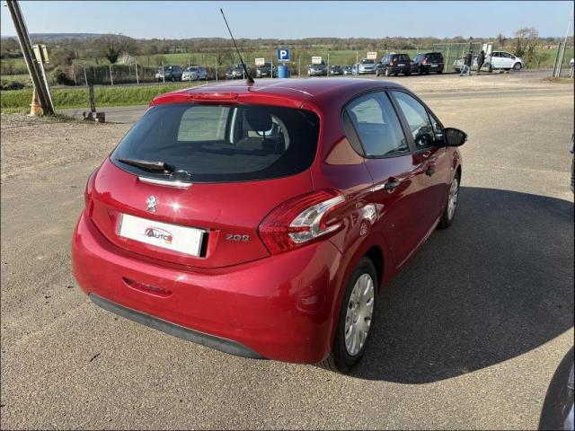 Peugeot 208 image 2