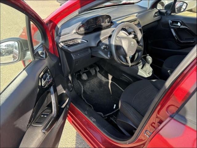 Peugeot 208 image 5