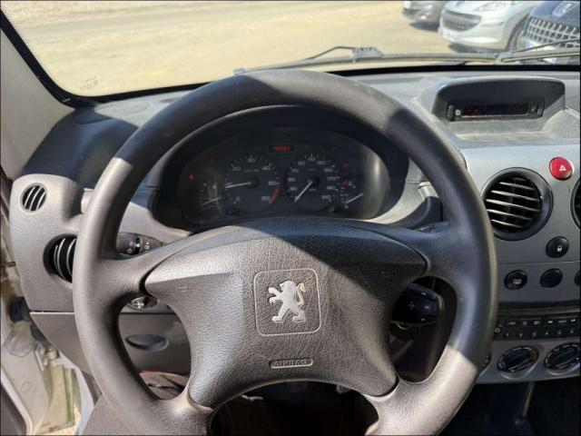 Peugeot Partner image 2