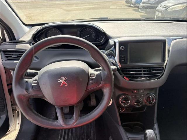 Peugeot 208 image 1