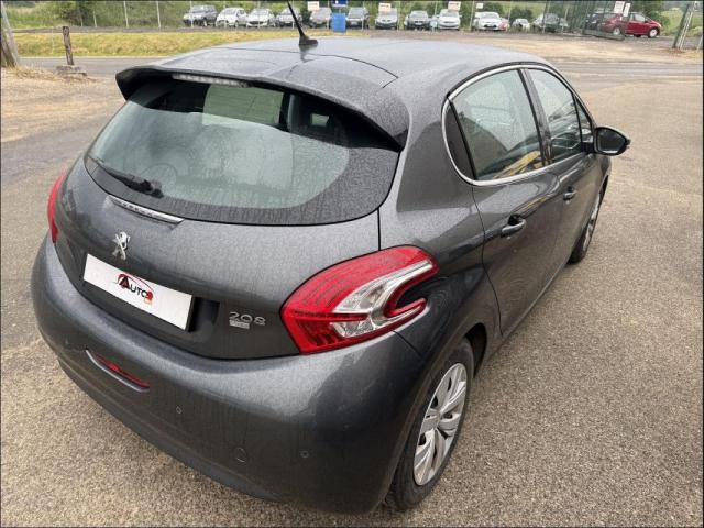 Peugeot 208 image 5