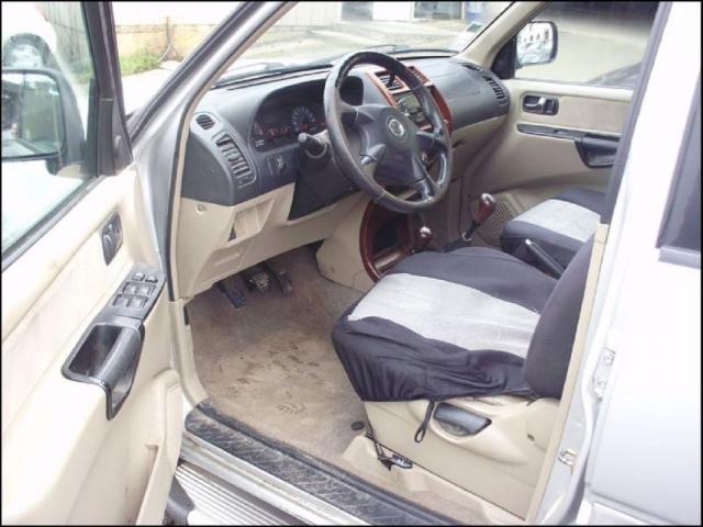 Nissan Terrano image 1