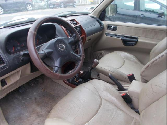 Nissan Terrano image 1