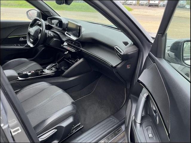 Peugeot 2008 image 6