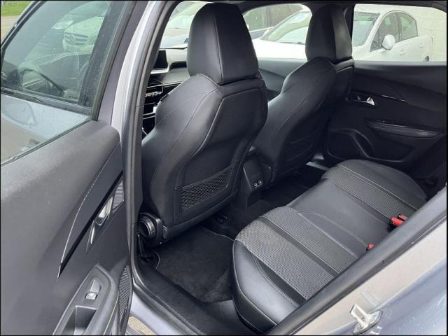 Peugeot 2008 image 2