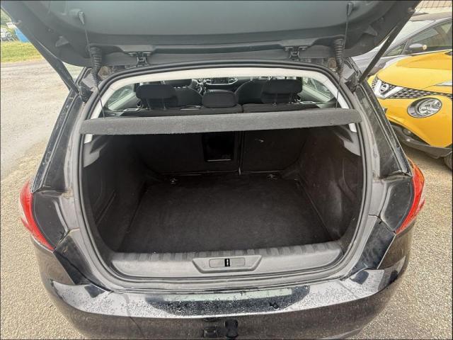 Peugeot 308 image 2