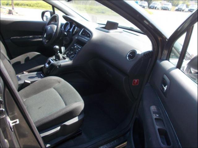 Peugeot 5008 image 4