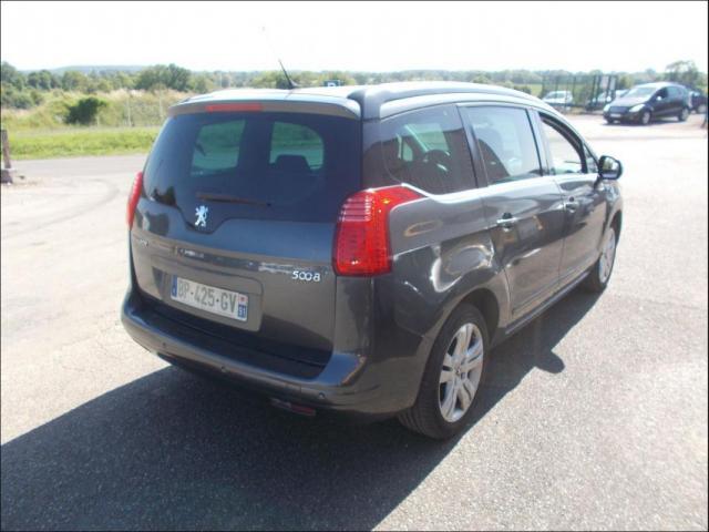 Peugeot 5008 image 3