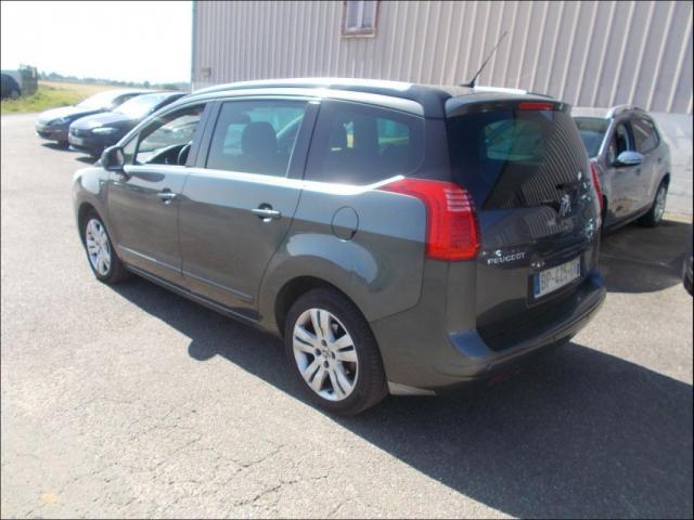 Peugeot 5008 image 2