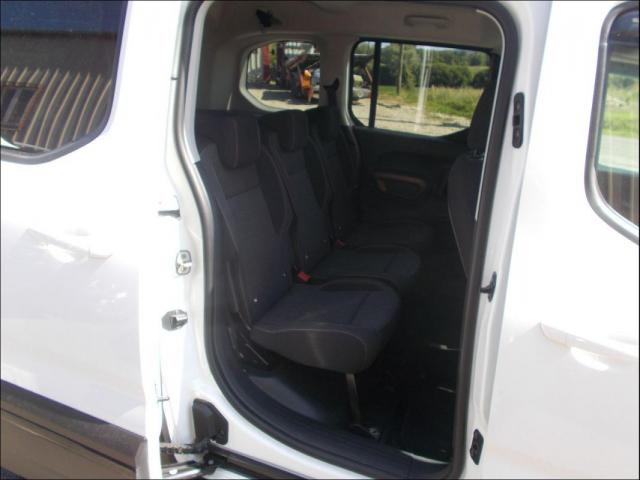 Peugeot Rifter image 1