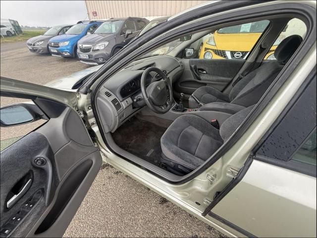 Renault Laguna image 5