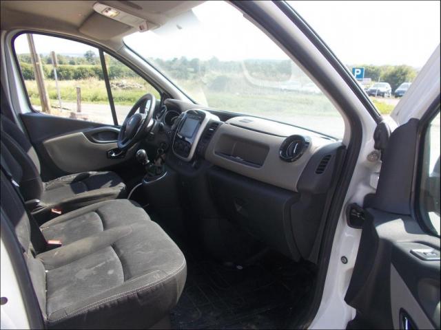 Renault Trafic image 2