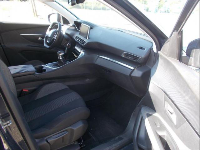 Peugeot 3008 image 3