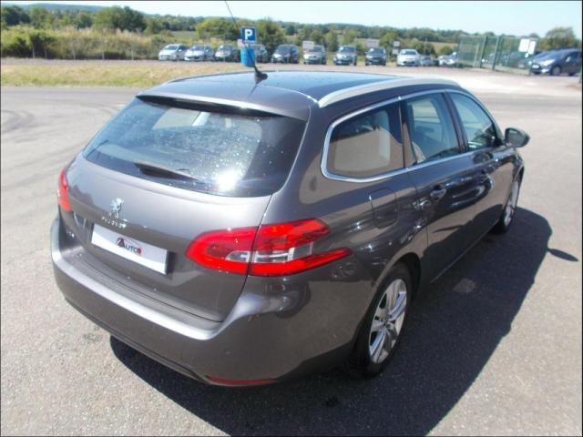 Peugeot 308 image 1