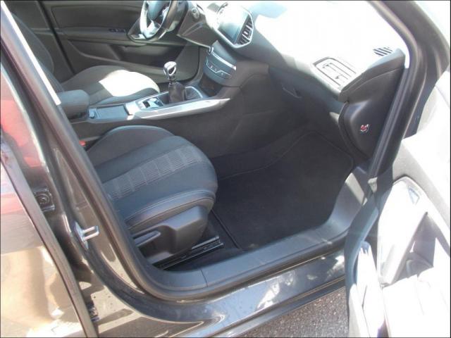 Peugeot 308 image 5