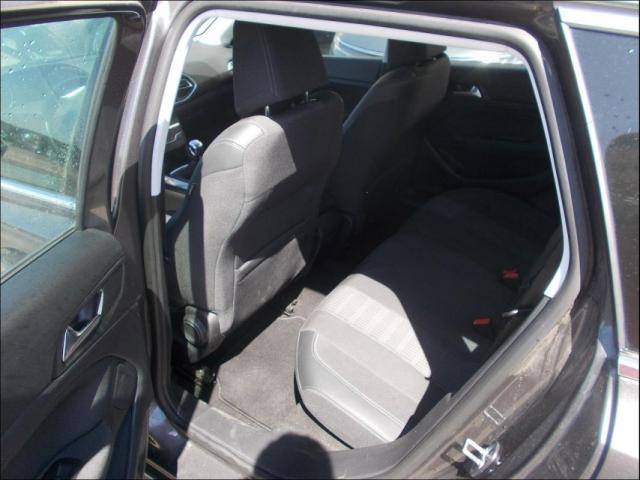 Peugeot 308 image 2