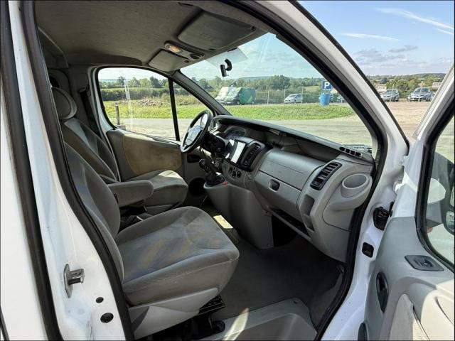 Renault Trafic image 2