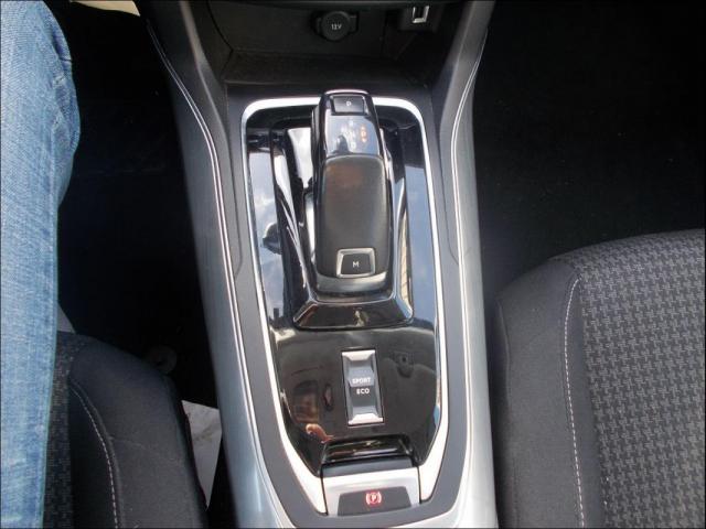 Peugeot 308 image 2