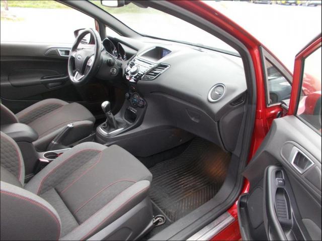 Ford Fiesta image 8