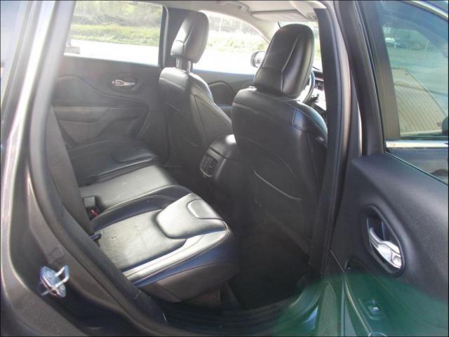 Jeep Cherokee image 6