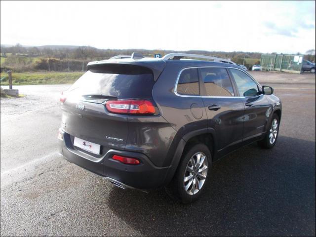 Jeep Cherokee image 4