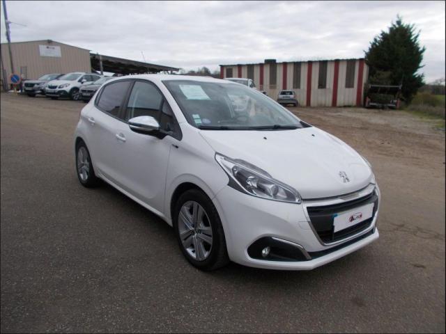 Peugeot 208 image 9
